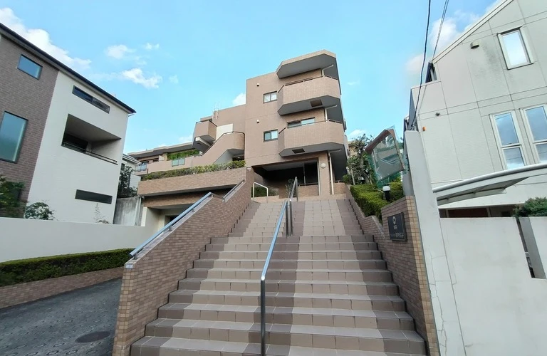 朝日クレス・パリオ南阿佐谷｜杉並区成田東エリアの不動産査定と不動産売却のご相談は株式会社コロンブスへ
